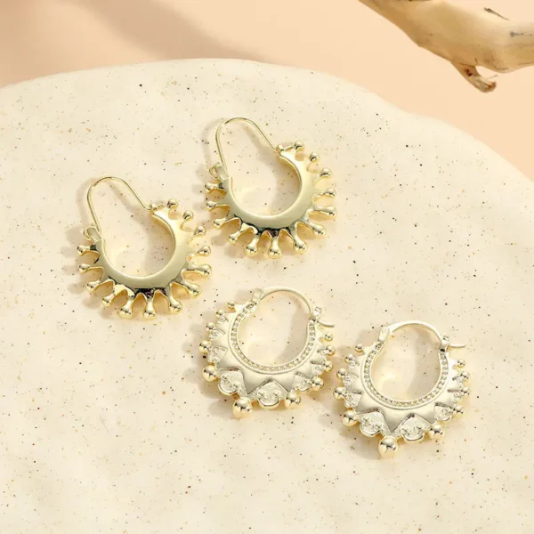 Boucles d'oreilles créoles géométriques en acier inoxydable plaqué or pour dames, clou en forme de U, bijoux charmants, cadeau complexe – Image 6
