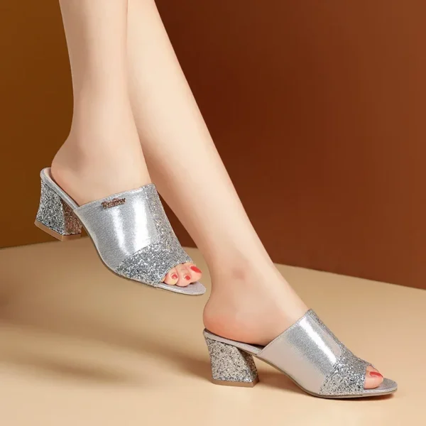 Pantoufles à paillettes pour femmes, sandales à talons optiques pour dames, vêtements d'extérieur cool, grande taille 43, nouvelle mode d'été. – Image 4
