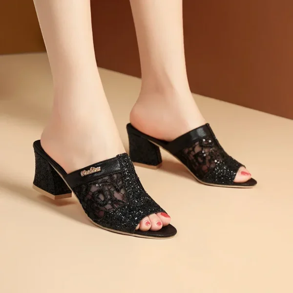 Pantoufles à paillettes pour femmes, sandales à talons optiques pour dames, vêtements d'extérieur cool, grande taille 43, nouvelle mode d'été. – Image 2
