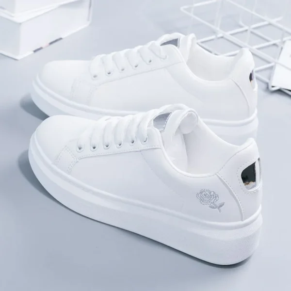 Chaussures de course blanches à lacets brodées de fleurs pour femmes, baskets décontractées respirantes, mode printemps et automne. – Image 4