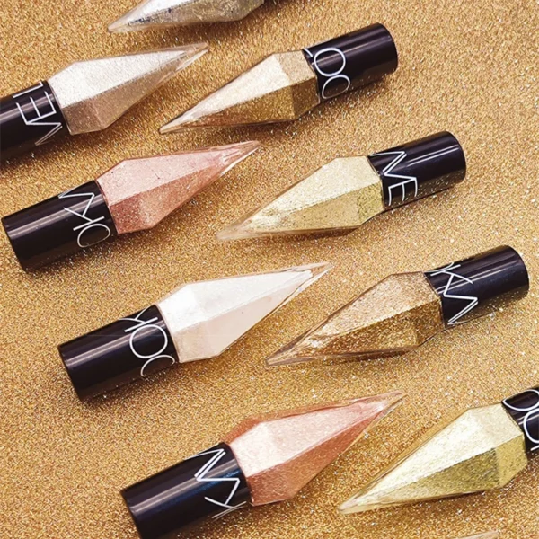 Fard à paupières liquide – Diamond Sparkle & Flash Highlight pour des yeux époustouflants – Image 2