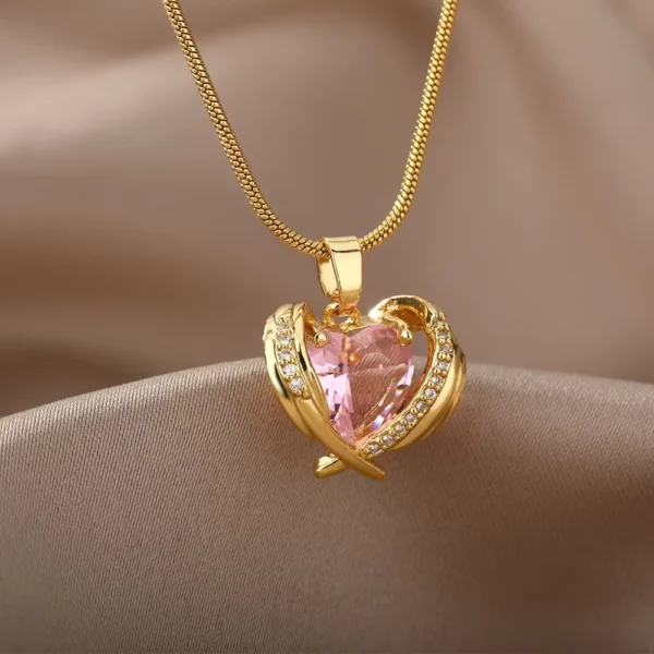 Collier à Breloques Cubique Rose pour Femme, Pendentif Ailes de Cœur, Tour de Cou en Clip.